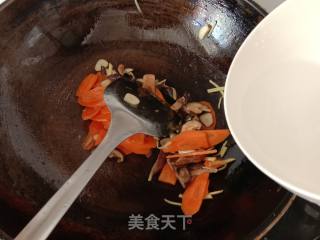 胡萝卜香菇炒肉的做法步骤：11