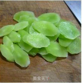 荸荠炒莴笋的做法步骤：4