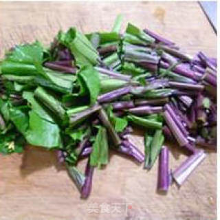 鲜蘑菇炒红菜芯的做法步骤：4