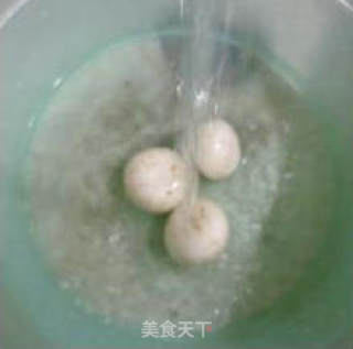 鲜蘑菇炒红菜芯的做法步骤：5