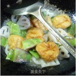 油面筋扁豆炒莲藕的做法步骤：8
