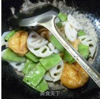 油面筋扁豆炒莲藕的做法步骤：10