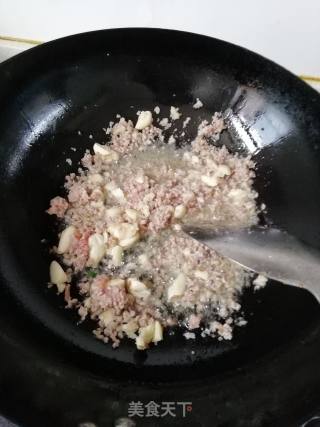 肉末炒红薯梗的做法步骤：2