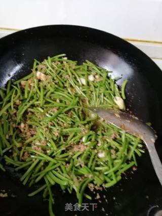 肉末炒红薯梗的做法步骤：4