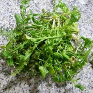 荠菜肉末馅春卷的做法步骤：1