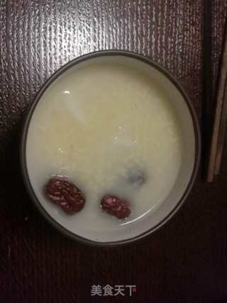山药百合小米粥，调理脾胃，去湿气消浮肿，适合任何年龄，美味又健康，家庭餐桌必备的做法步骤：8