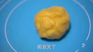 美味食光 | 快来看看嘉佳专属的WOW冰皮月饼！的做法步骤：3