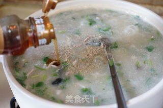 干贝皮蛋瘦肉粥的做法步骤：12