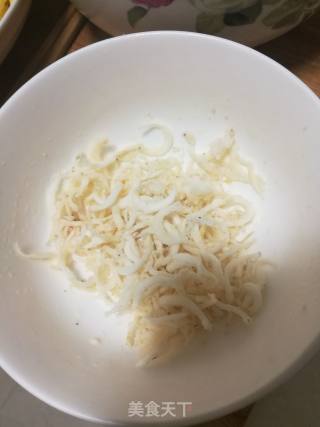 银鱼煎蛋的做法步骤：1