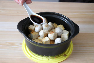 肉丸豆腐砂锅煲的做法步骤：7