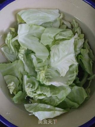 炒卷心菜的做法步骤：3