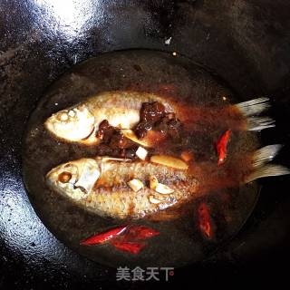 酱烧鲫鱼的做法步骤：6