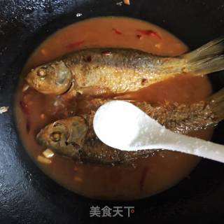 酱烧鲫鱼的做法步骤：7