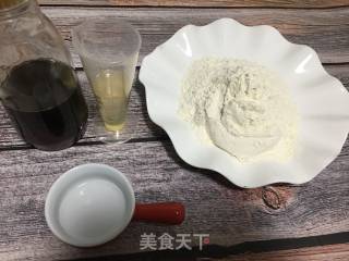 广式月饼的做法步骤：1