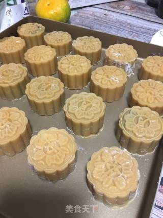 广式月饼的做法步骤：10