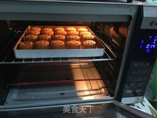 广式月饼的做法步骤：13