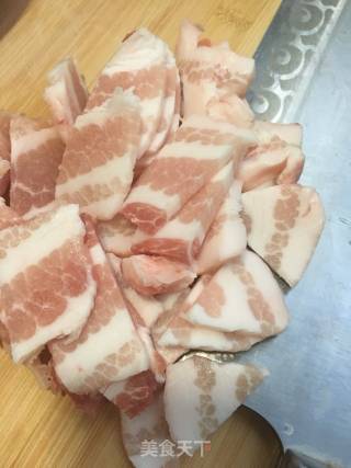 炒肉拌黄瓜的做法步骤：1