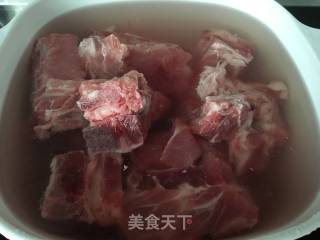 高压锅炖排骨的做法步骤：1