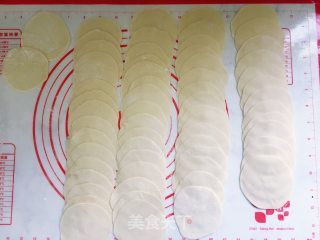 韭菜猪肉馅水饺的做法步骤：6