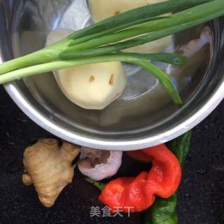 醋溜土豆丝的做法步骤：1