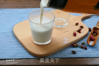 玫瑰牛奶的做法步骤：7