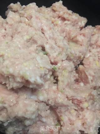 抱蛋肉丸子的做法步骤：1