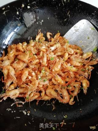 油爆小河虾的做法步骤：7