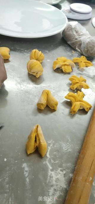 花式花卷的做法步骤：4
