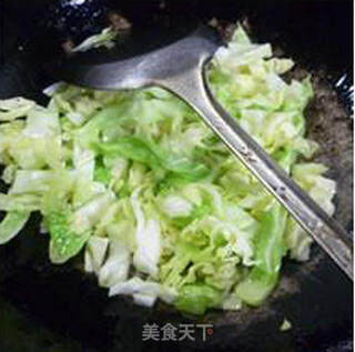 鲜蘑菇炒圆白菜的做法步骤：7