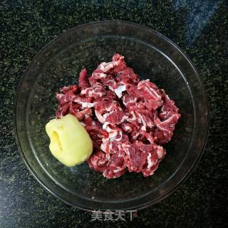 牛肉春菜煲的做法步骤：3