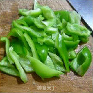 酸菜灯椒炒茭白的做法步骤：6