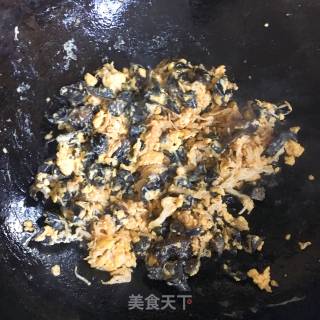 木耳金针菇炒蛋的做法步骤：7
