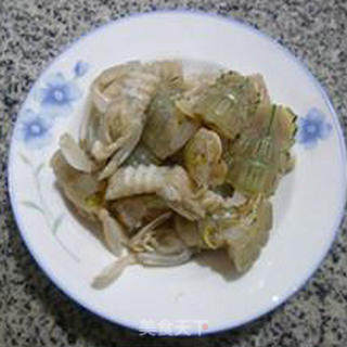 花蛤炒虾蛄的做法步骤：5
