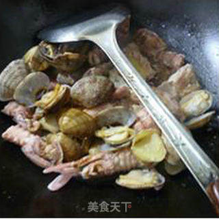 花蛤炒虾蛄的做法步骤：9
