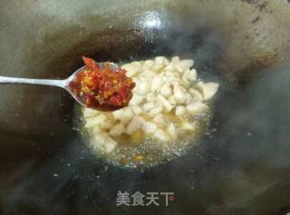 杏鲍菇炒鸡丁的做法步骤：9