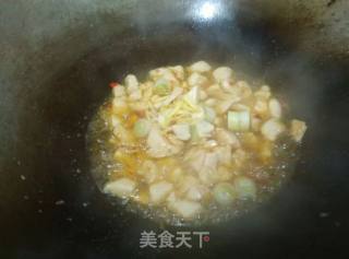 杏鲍菇炒鸡丁的做法步骤：10