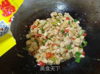 杏鲍菇炒鸡丁的做法步骤：14