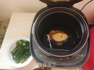 高压锅煲海带结牛大骨汤的做法步骤：2