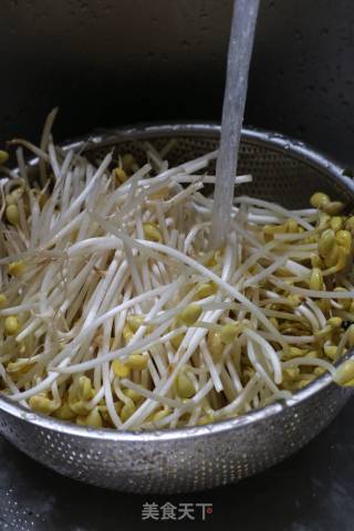 豆芽炖排骨的做法步骤：5