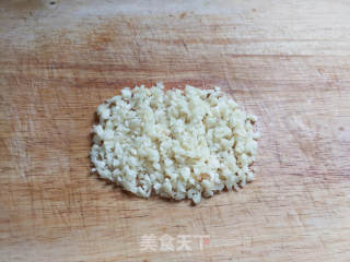 蒜蓉蒸茄子的做法步骤：1