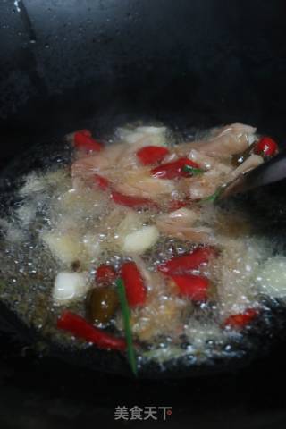 香菇烧鸡翅的做法步骤：7