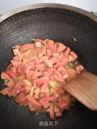 西红柿鸡蛋面的做法步骤：4