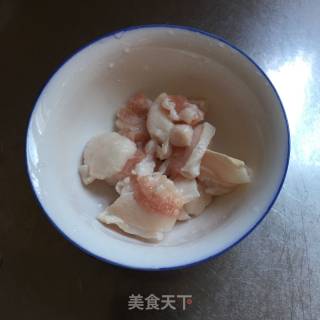 香菇毛豆米炒肉的做法步骤：3