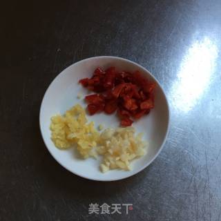 香菇毛豆米炒肉的做法步骤：4