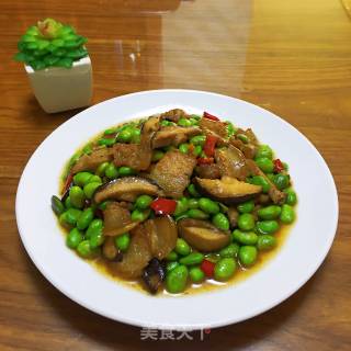 香菇毛豆米炒肉的做法步骤：11