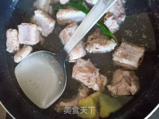 茄汁排骨的做法步骤：2