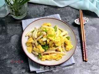 海鲜菇炒鸡蛋的做法步骤：6