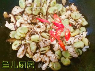 鲜鱿香菇绿蚕豆──鱼儿厨房私房菜的做法步骤：16