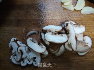香菇油菜的做法步骤：3