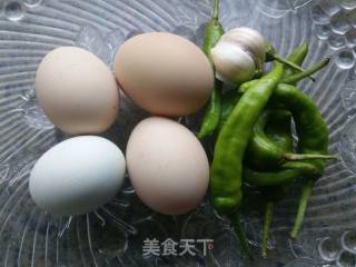 辣椒炒鸡蛋的做法步骤：1